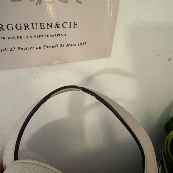 Large GUESS floral purse - Picture 2 of 4